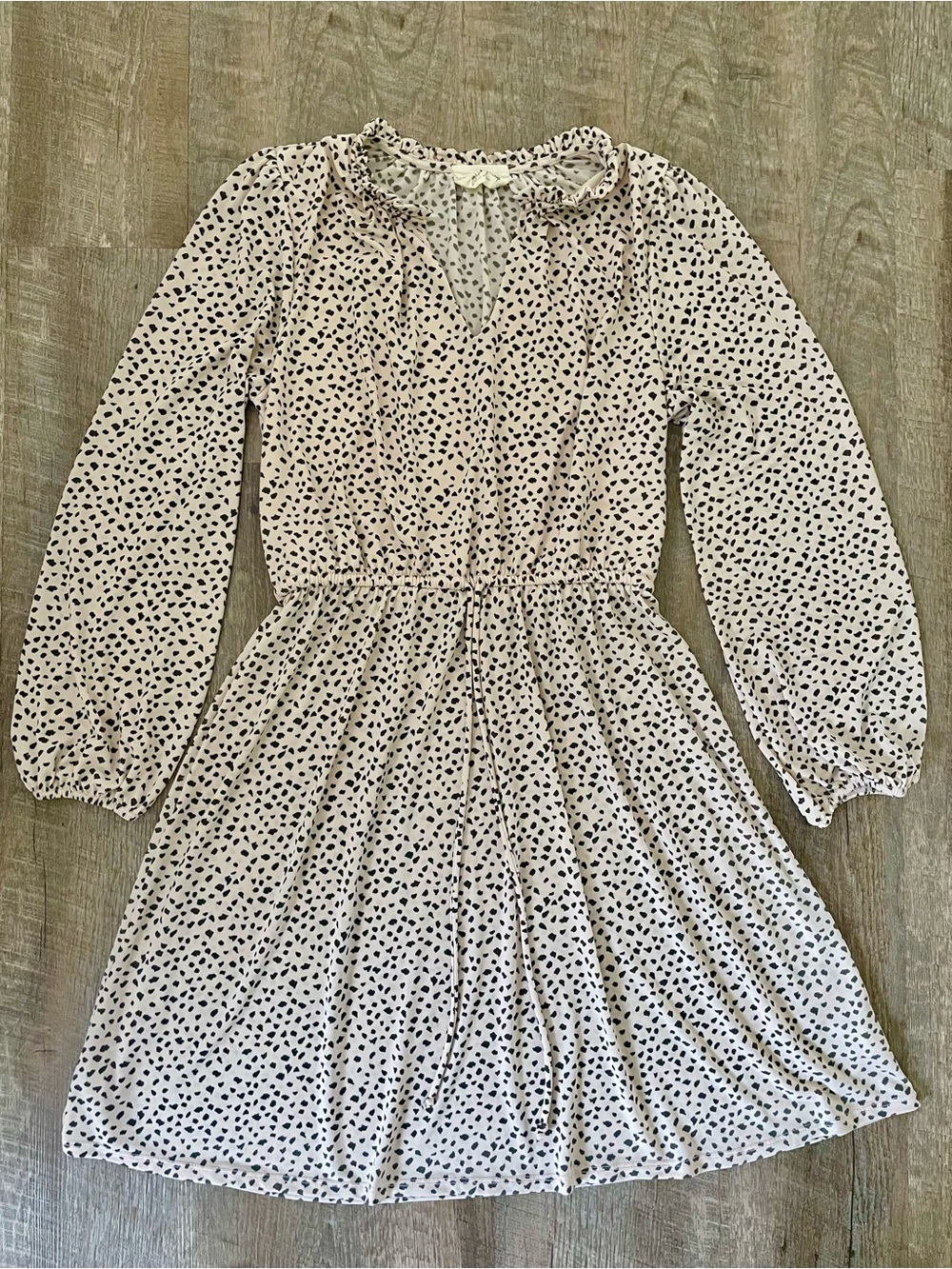 Betsey’s Boutique Cream/Black Speckled Dress Size Medium